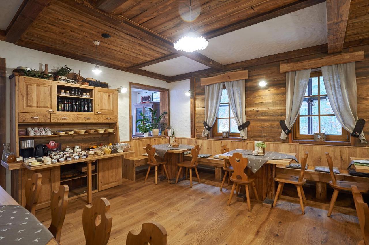 Hotel Eko Hisa-Eco House Na Razpotju Solčava Zewnętrze zdjęcie
