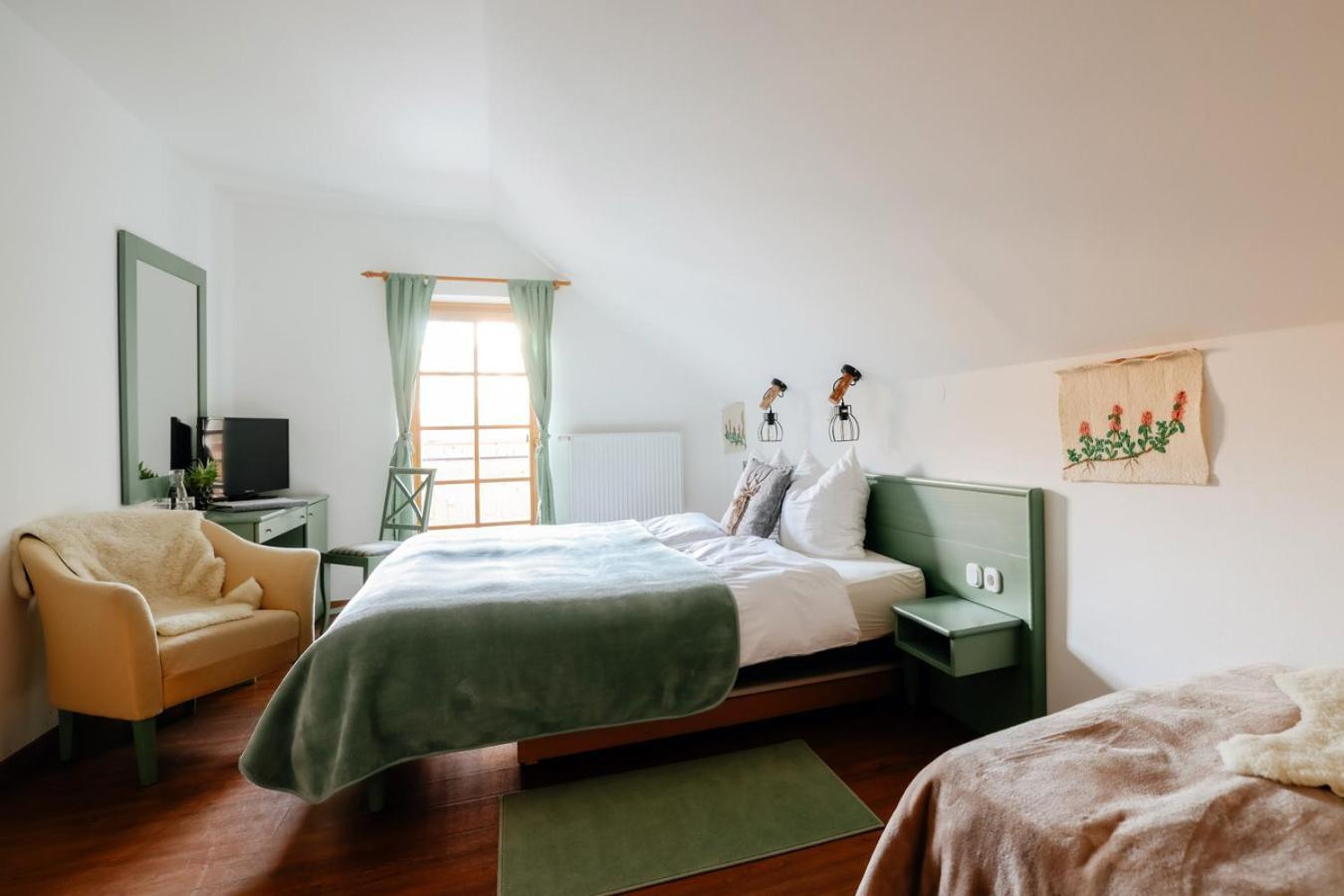 Hotel Eko Hisa-Eco House Na Razpotju Solčava Zewnętrze zdjęcie