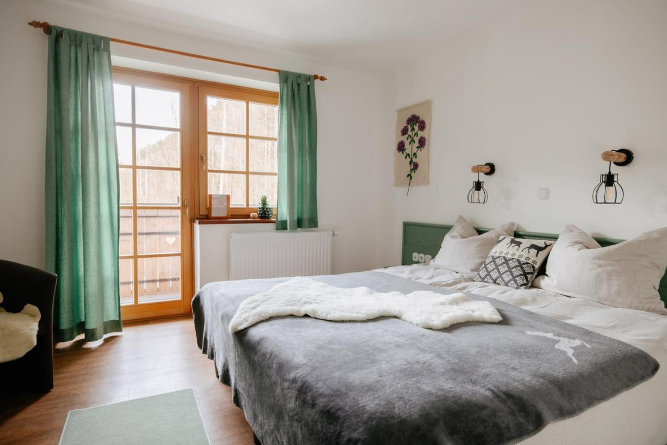 Hotel Eko Hisa-Eco House Na Razpotju Solčava Zewnętrze zdjęcie