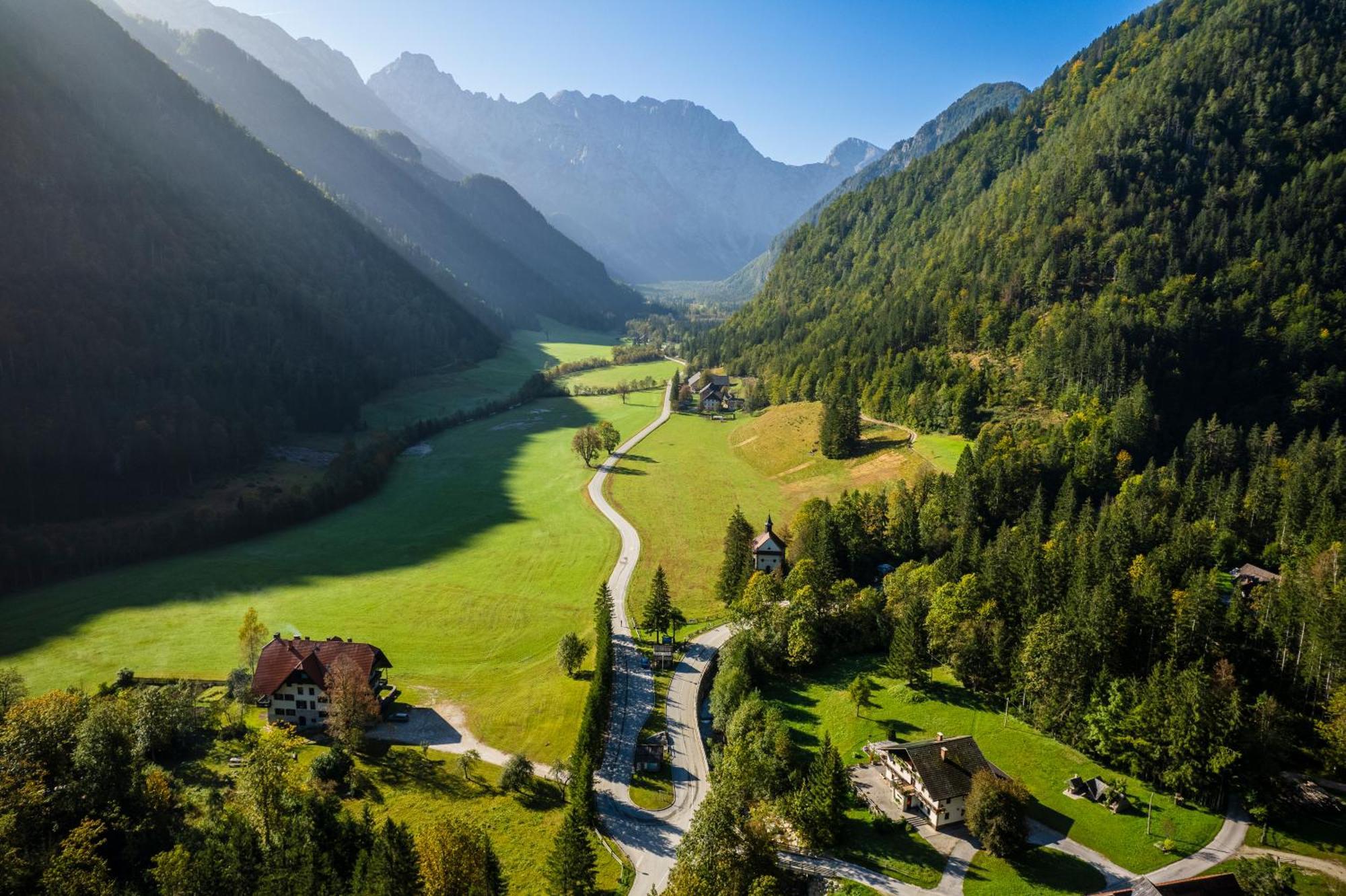 Hotel Eko Hisa-Eco House Na Razpotju Solčava Zewnętrze zdjęcie