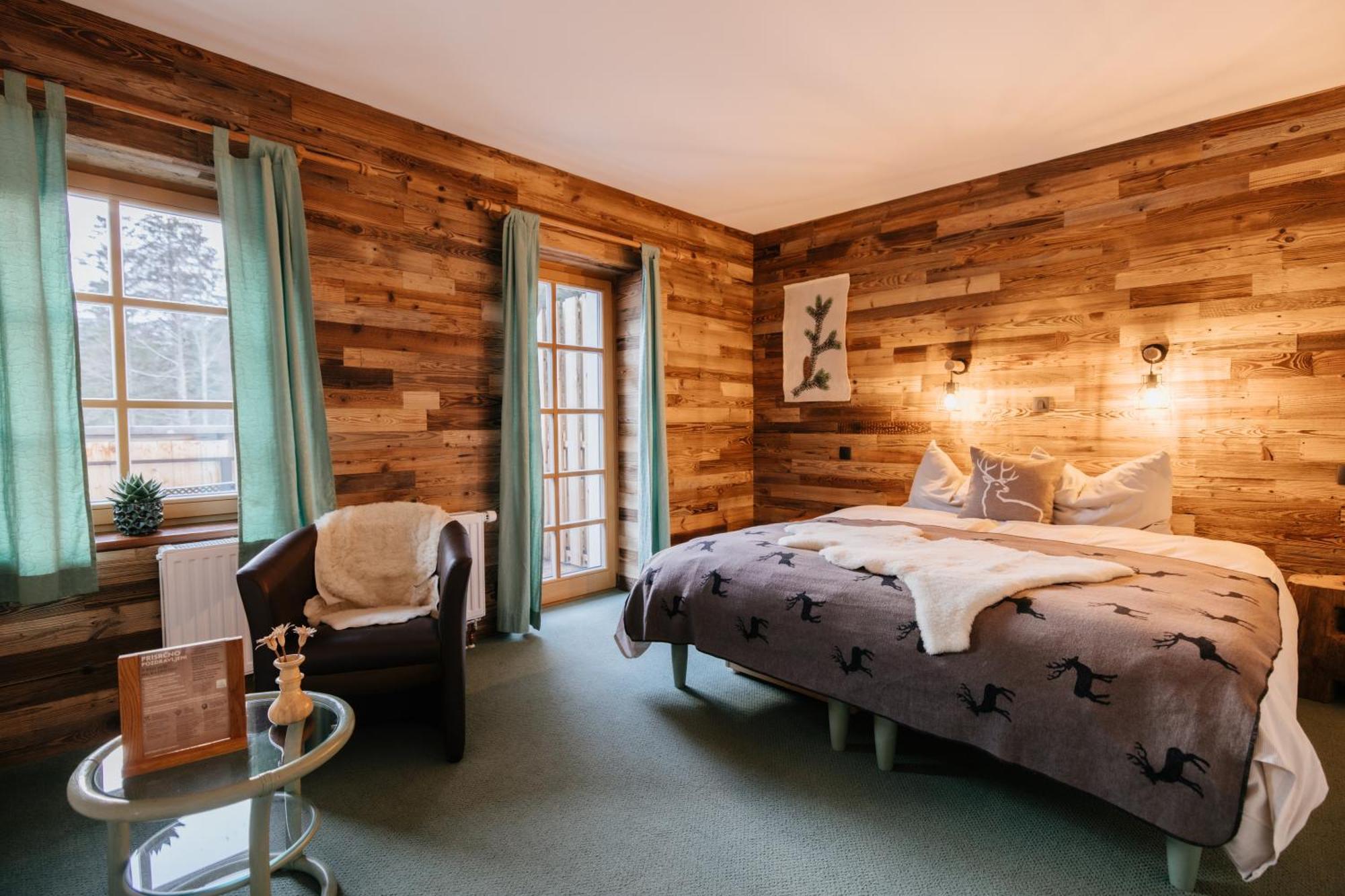 Hotel Eko Hisa-Eco House Na Razpotju Solčava Zewnętrze zdjęcie